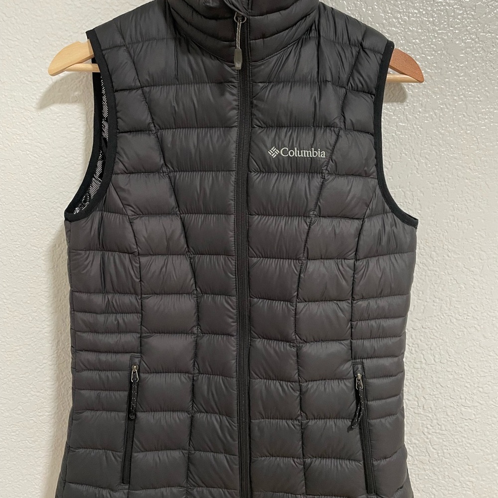 Columbia Women's Black Puffer Vest
